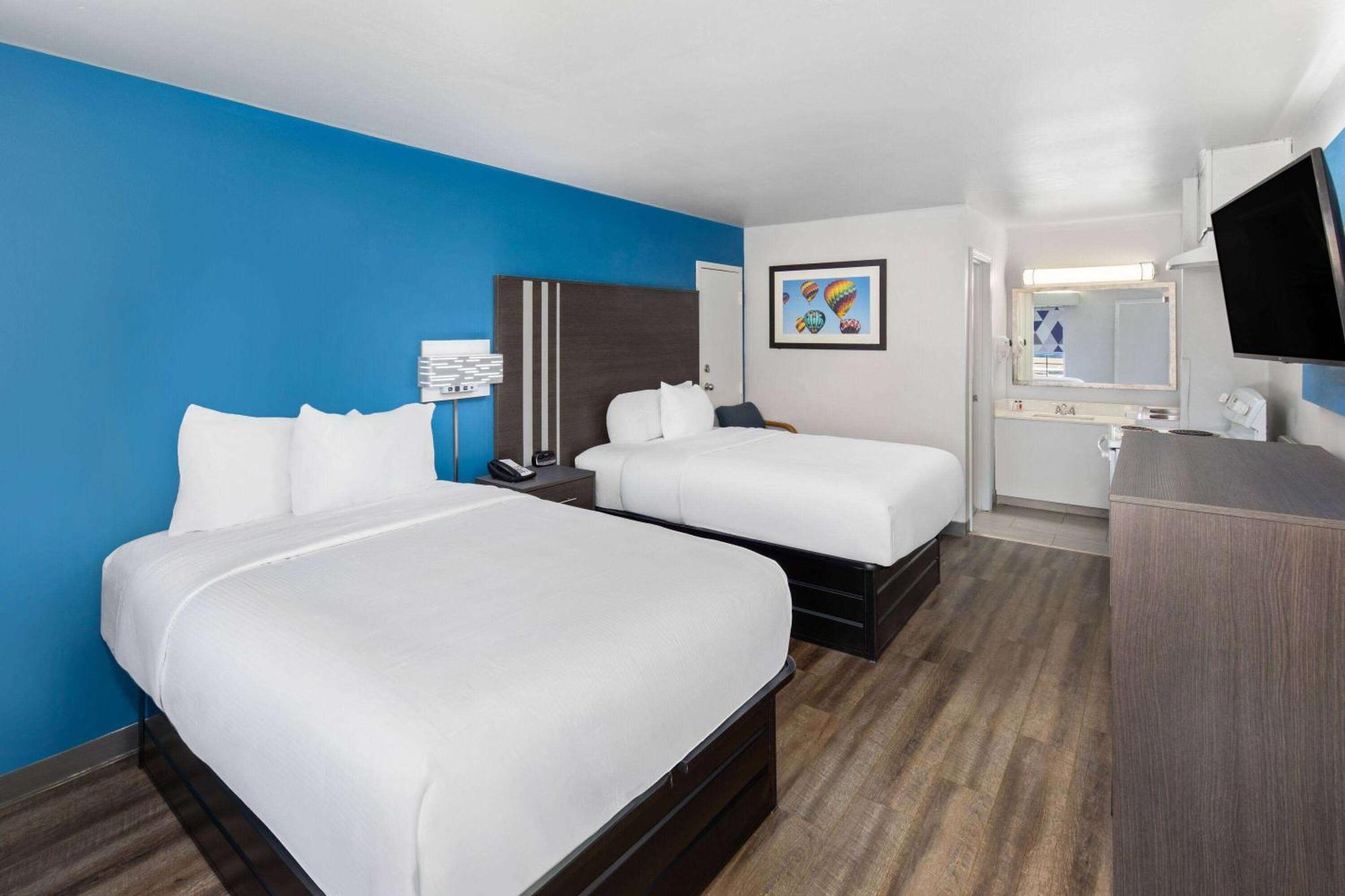 Hotel Baymont By Wyndham Selma Exterior foto