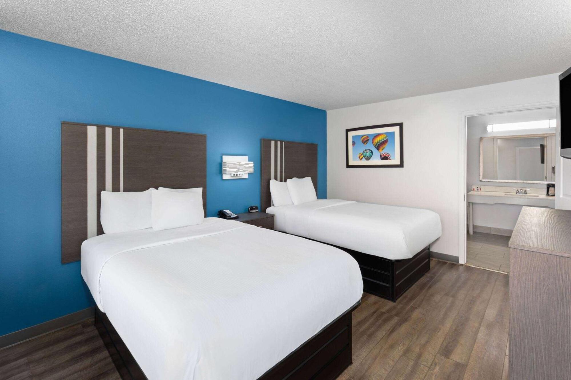 Hotel Baymont By Wyndham Selma Exterior foto