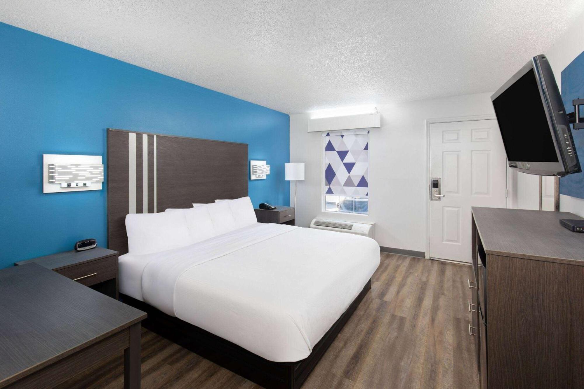 Hotel Baymont By Wyndham Selma Exterior foto