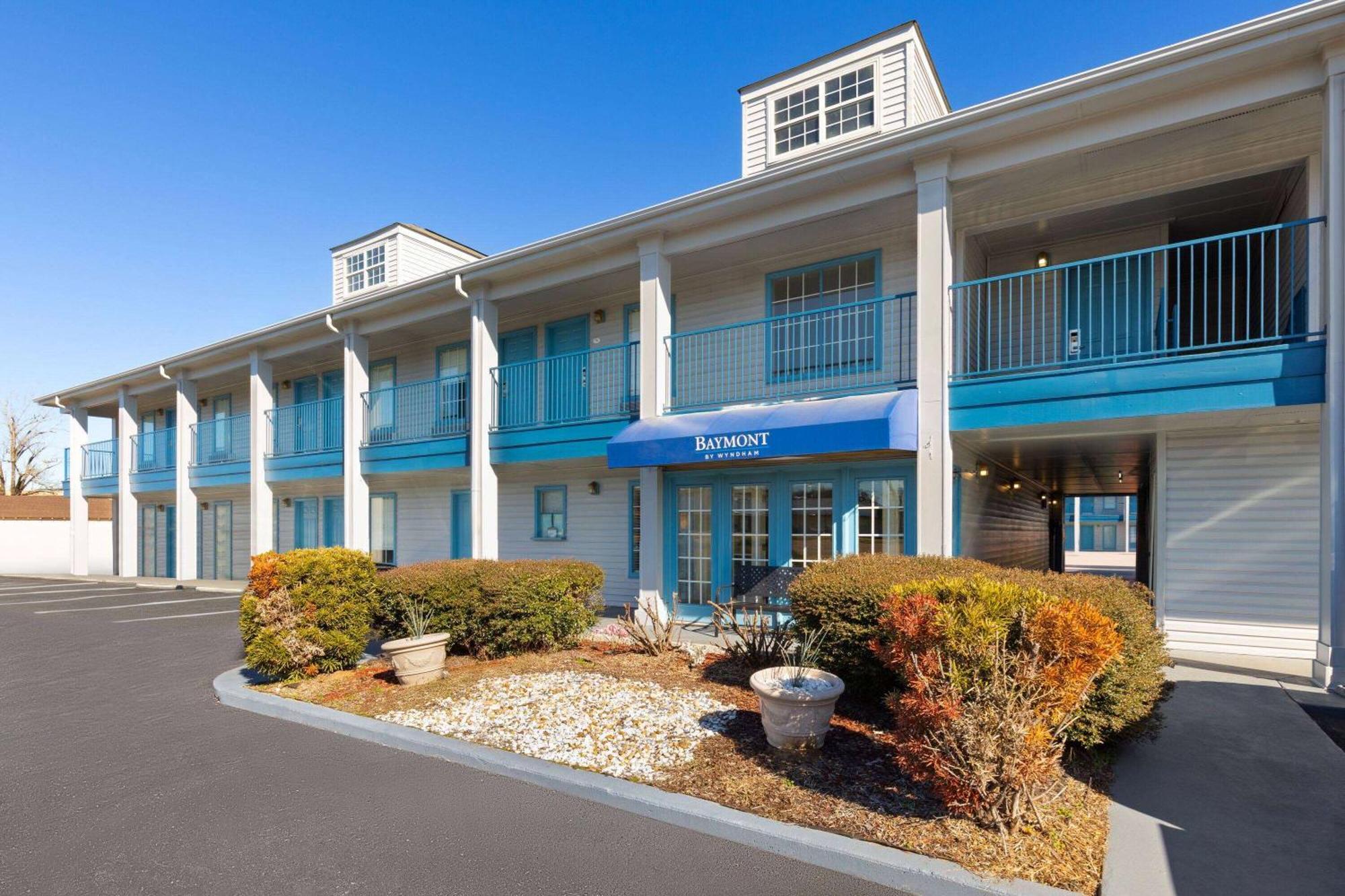 Hotel Baymont By Wyndham Selma Exterior foto
